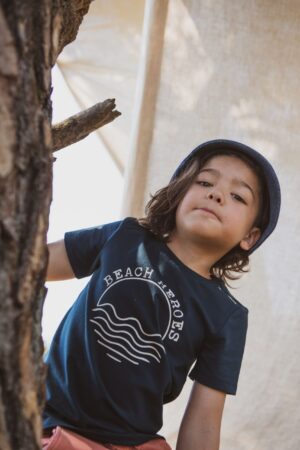 donker groen/blauwe t-shirt common heroes beach heroes jongens
