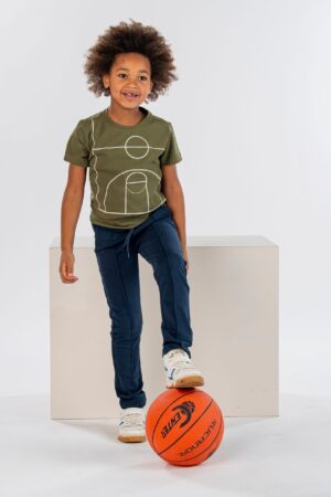 kaki t-shirt b.nosy jongens basketbalveld